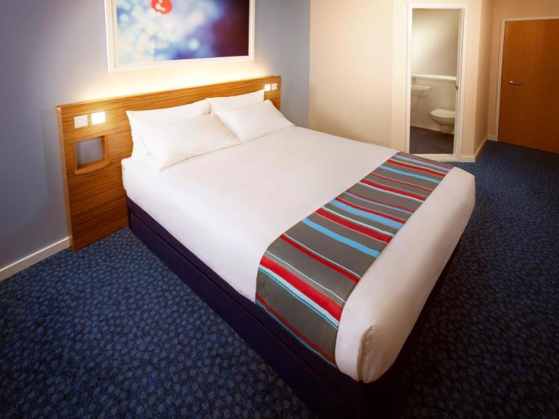 Travelodge High Wycombe Central Dış mekan fotoğraf